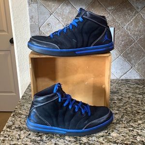 Nike air Jordan leather and suede basketball shoe